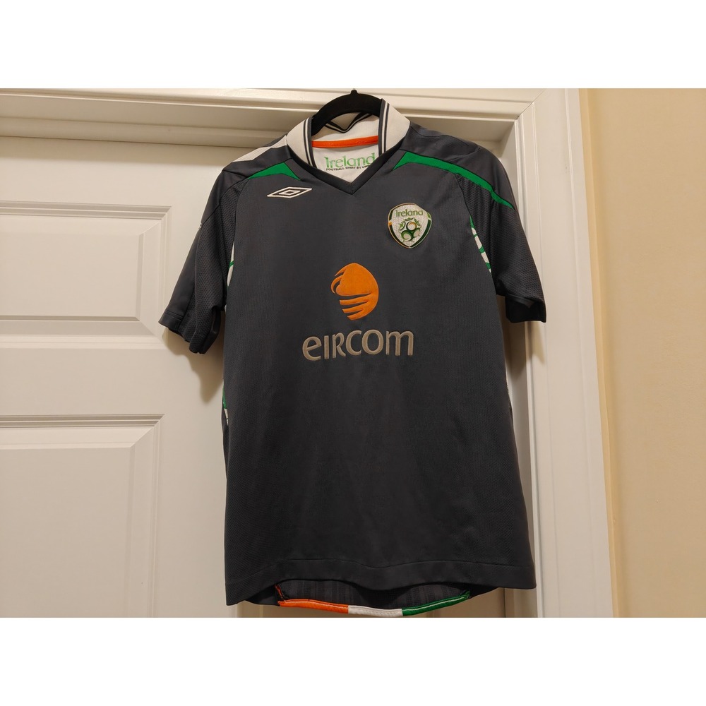 Umbro Ireland National Team Soccer Jersey Kids LB Charcoal Grey Eircom FAI Shirt